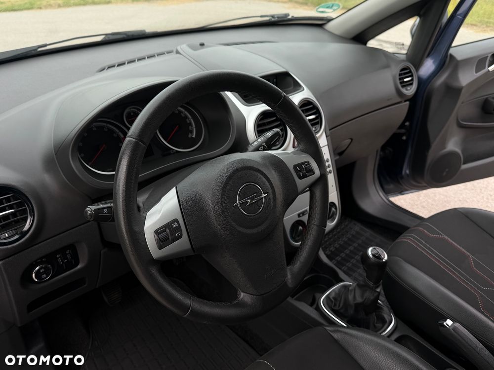 Opel Corsa 1.2 16V Cosmo - 14