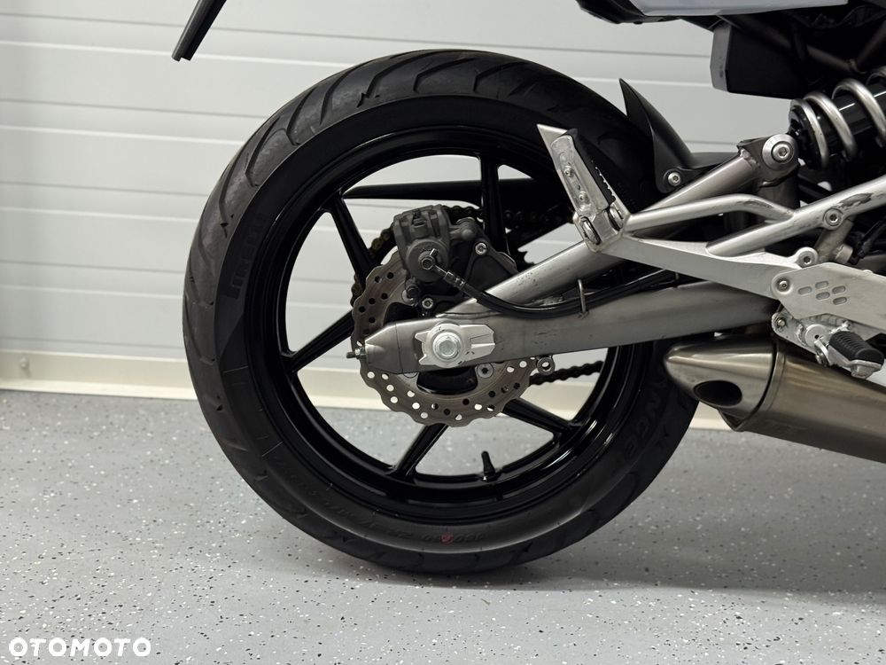 Kawasaki ER - 4