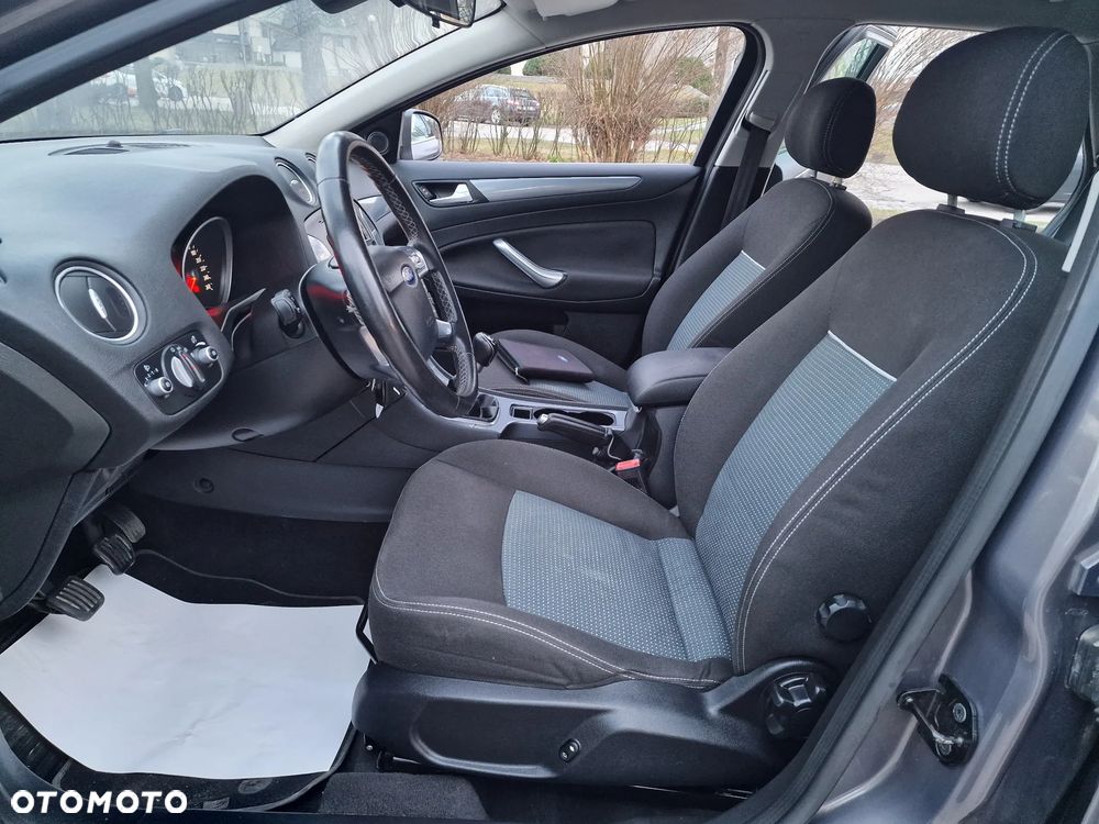 Ford Mondeo - 23