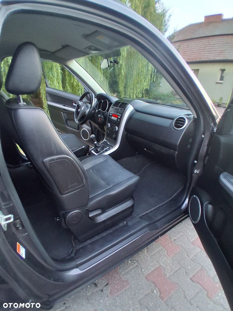 Suzuki Grand Vitara 1.9 DDiS Comfort DPF - 12