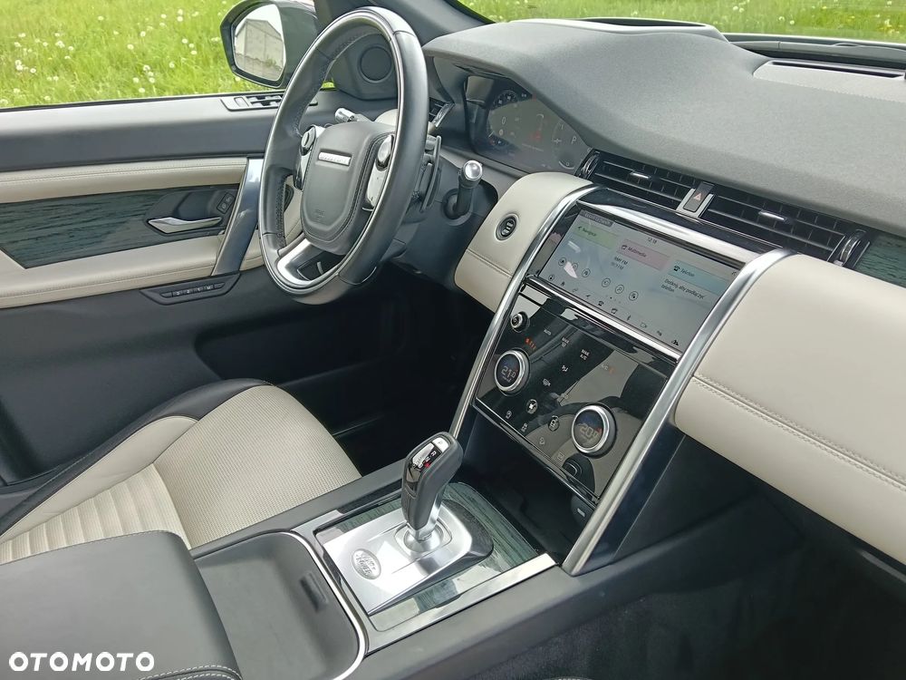 Land Rover Discovery Sport P300e R-Dynamic - 9