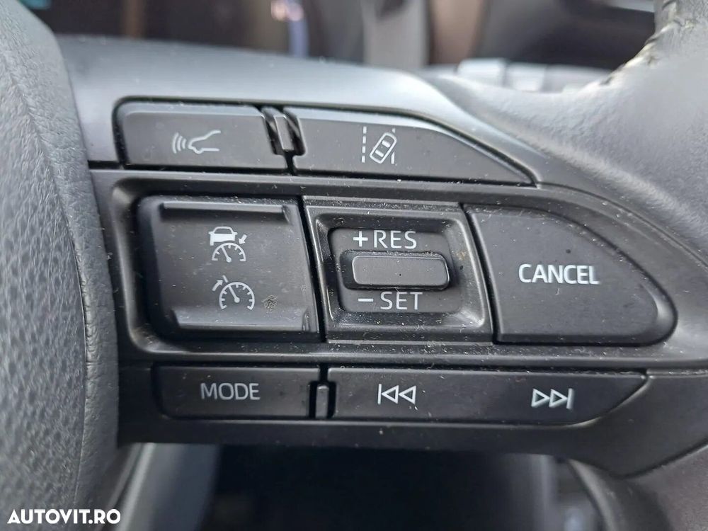 Toyota Yaris Cross 1.5 VVT-i HSD 4x4 Exclusive Elegant - 16