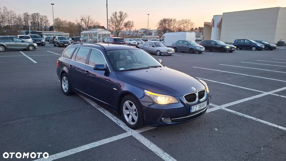 BMW Seria 5 525d - 23