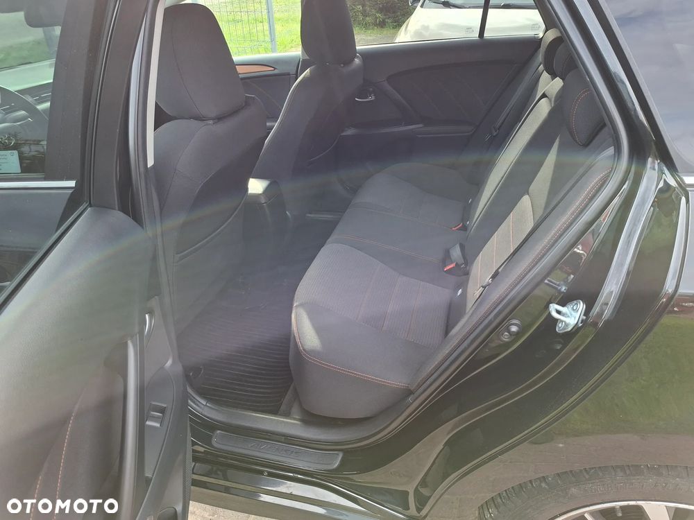 Toyota Avensis 2.0 D-4D Premium - 6