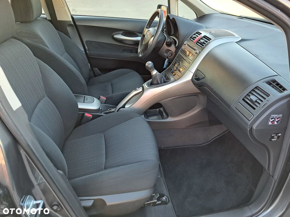 Toyota Auris - 19