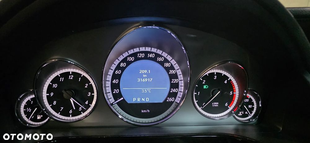 Mercedes-Benz Klasa E - 8