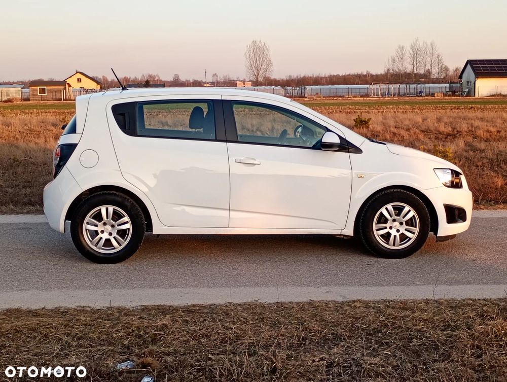 Chevrolet Aveo 1.2 LT - 12
