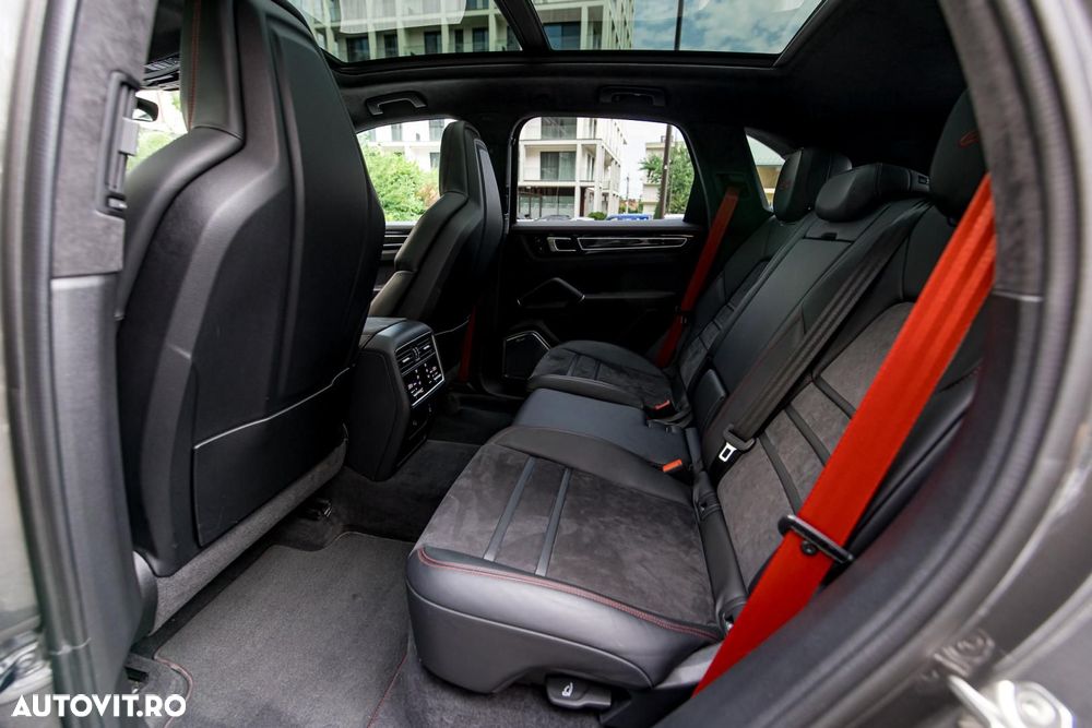 Porsche Cayenne - 28