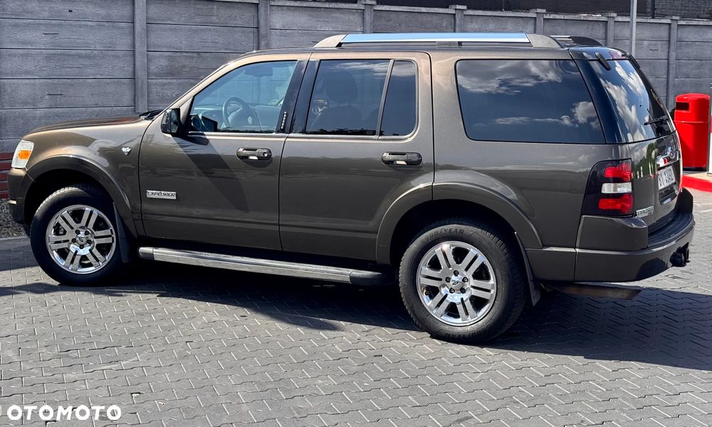 Ford Explorer 4.6 4WD - 24