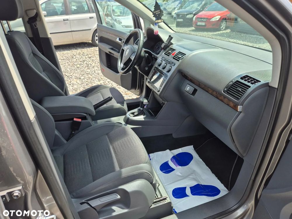 Volkswagen Touran 2.0 TDI DPF Highline DSG - 21