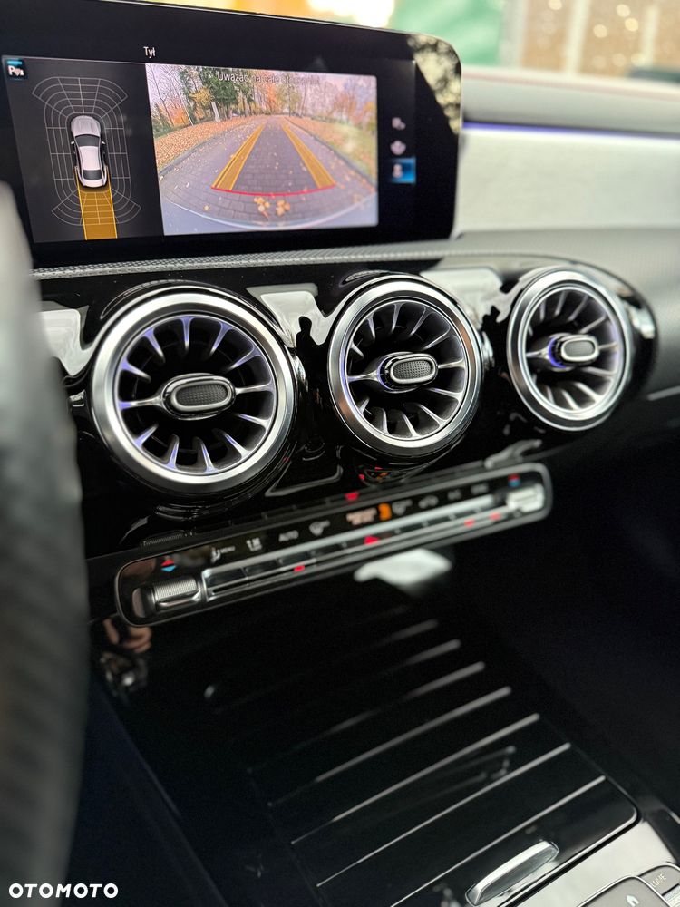 Mercedes-Benz CLA 250 4-Matic AMG Line 7G-DCT - 14