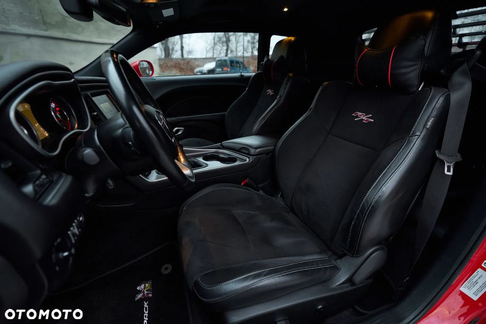 Dodge Challenger - 24