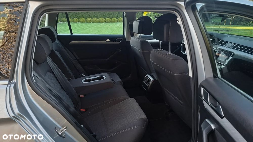 Volkswagen Passat 2.0 TDI EVO Business DSG - 16