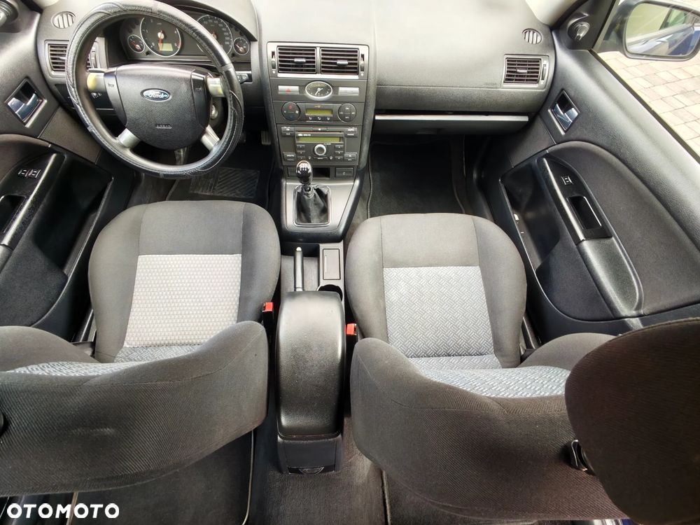 Ford Mondeo 2.0 TDDi Ambiente - 10