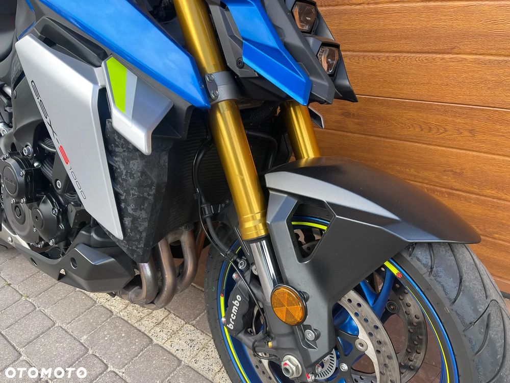 Suzuki GSX 1000 - 10