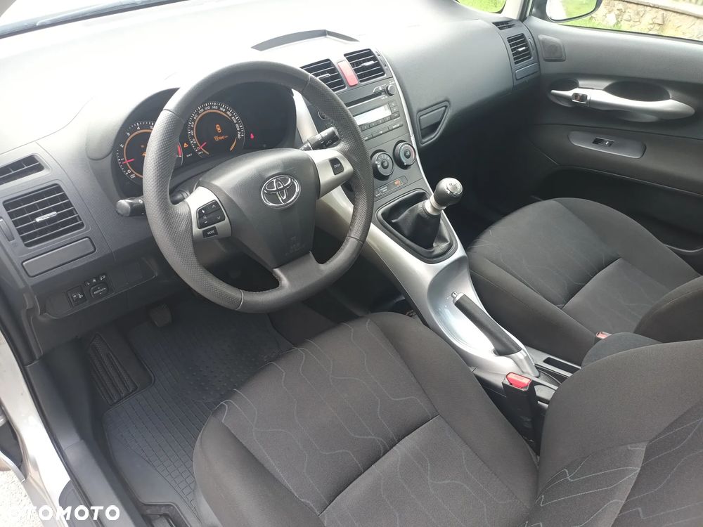 Toyota Auris 1.33 VVT-i Life Comfort - 11