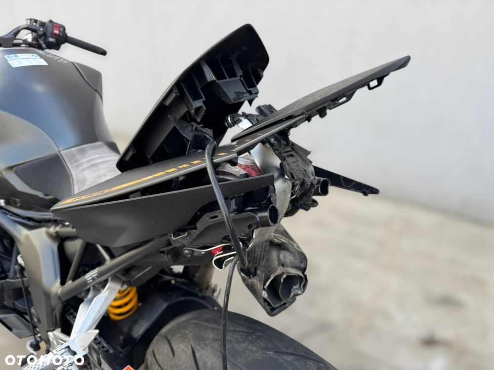 Honda CB - 23