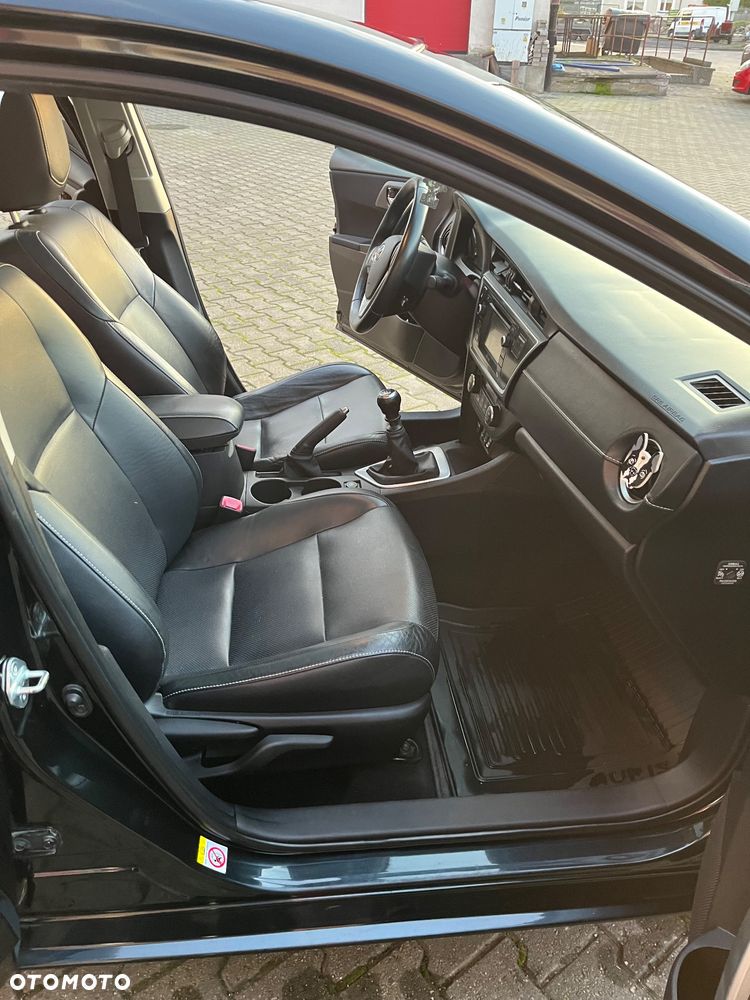 Toyota Auris 1.6 Premium + - 15