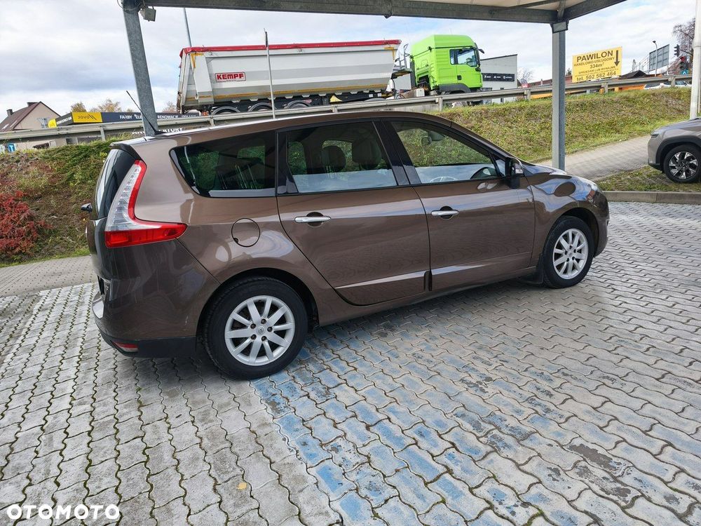 Renault Grand Scenic - 8