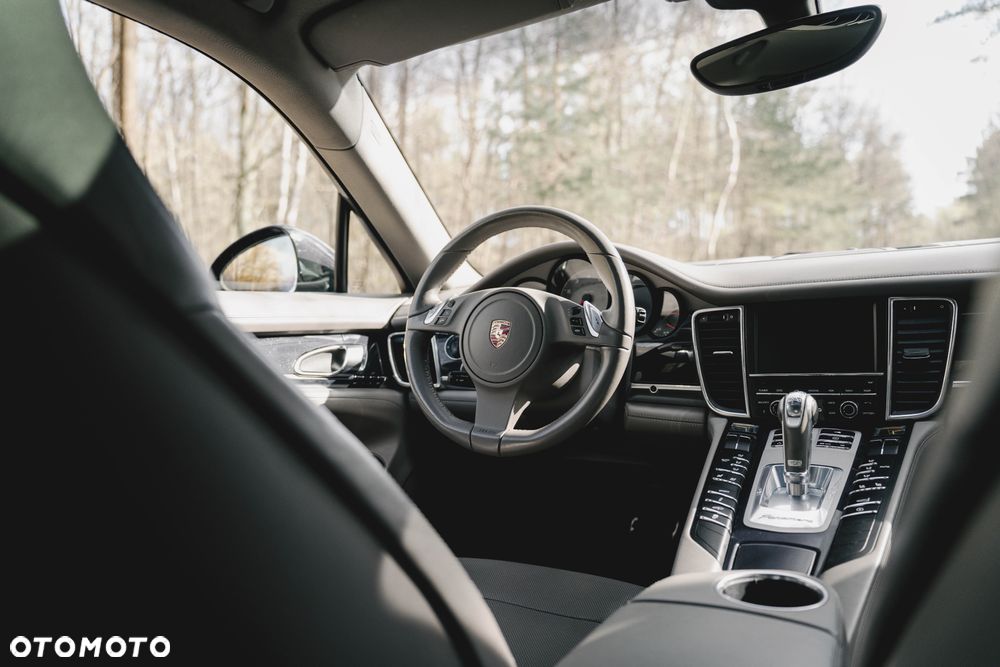 Porsche Panamera 4S - 13