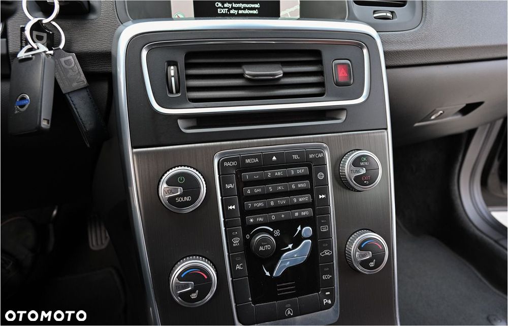 Volvo V60 Cross Country D4 Geartronic Summum - 28