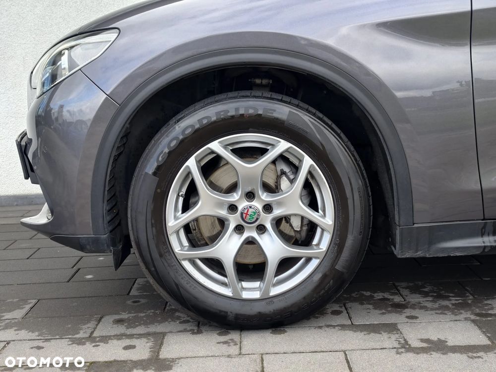 Alfa Romeo Stelvio 2.0 Turbo Q4 - 4
