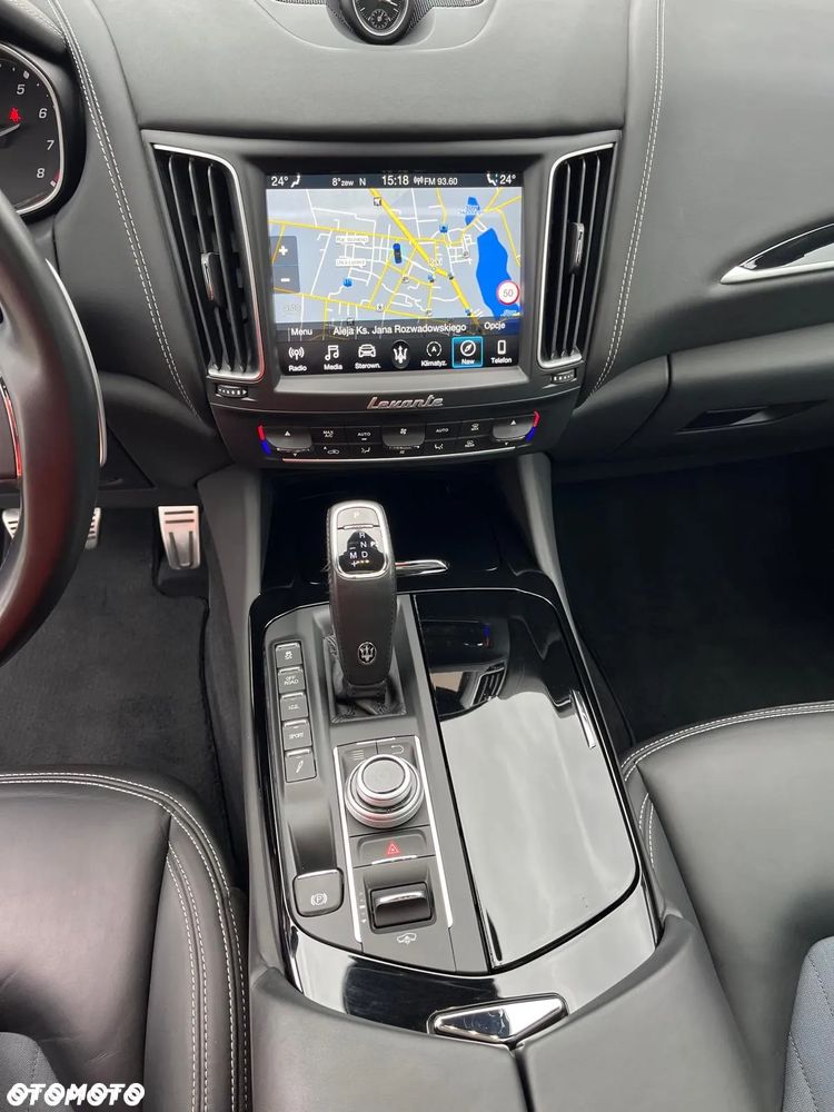 Maserati Levante S Granlusso - 13