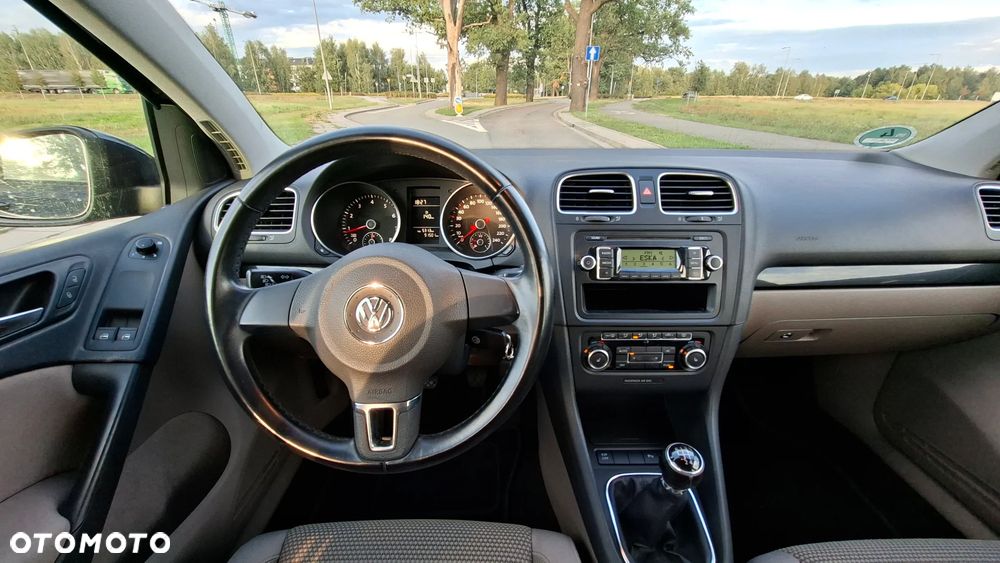 Volkswagen Golf - 24