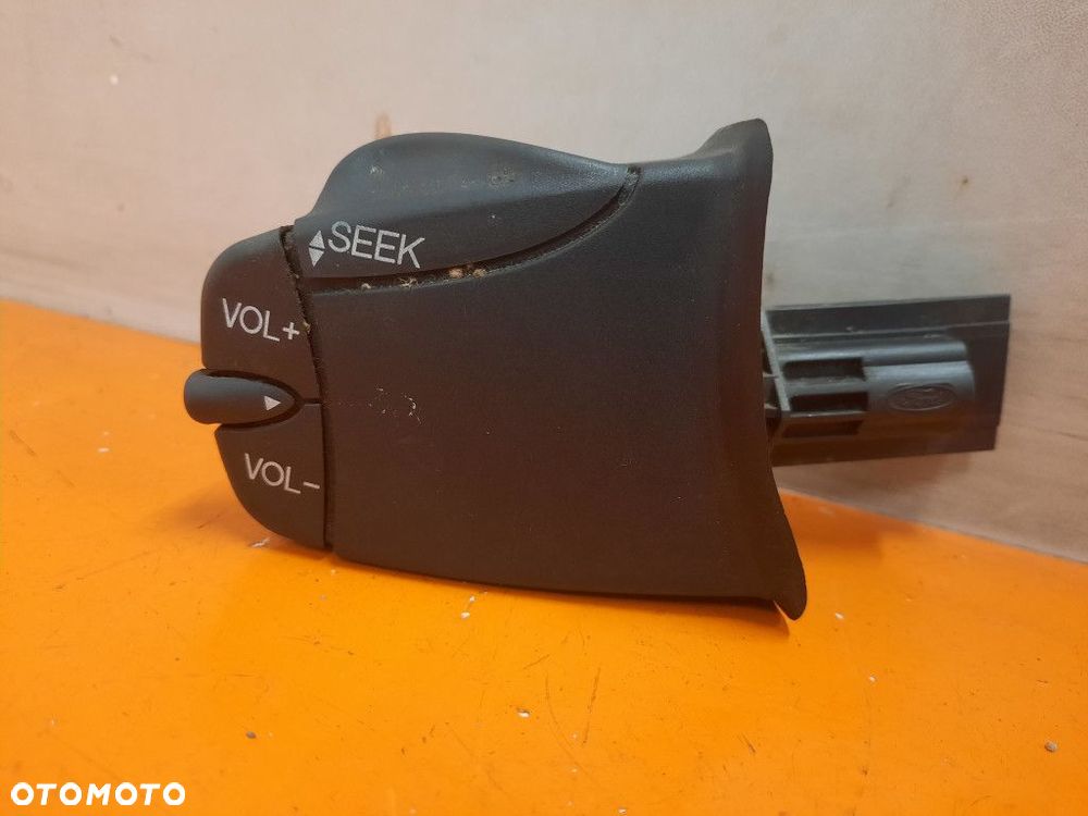 FORD FUSION I 02-05 PRZEŁĄCZNIK PANEL STEROWANIA RADIA G952A - 1