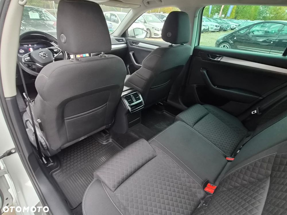 Skoda Superb 2.0 TDI Sportline DSG7 - 31