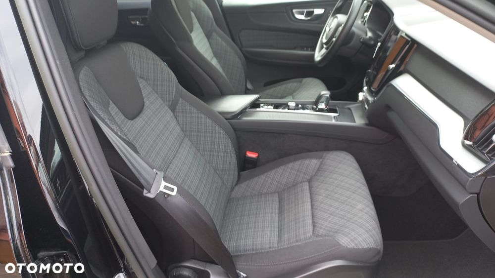 Volvo XC 60 B4 D Geartronic Momentum - 11