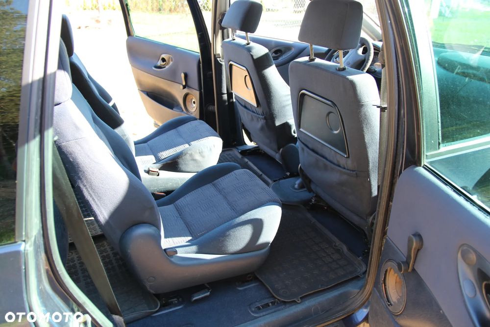 Volkswagen Sharan - 18