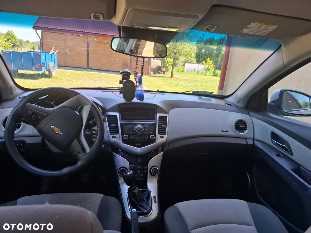 Chevrolet Cruze 1.6 LS - 6