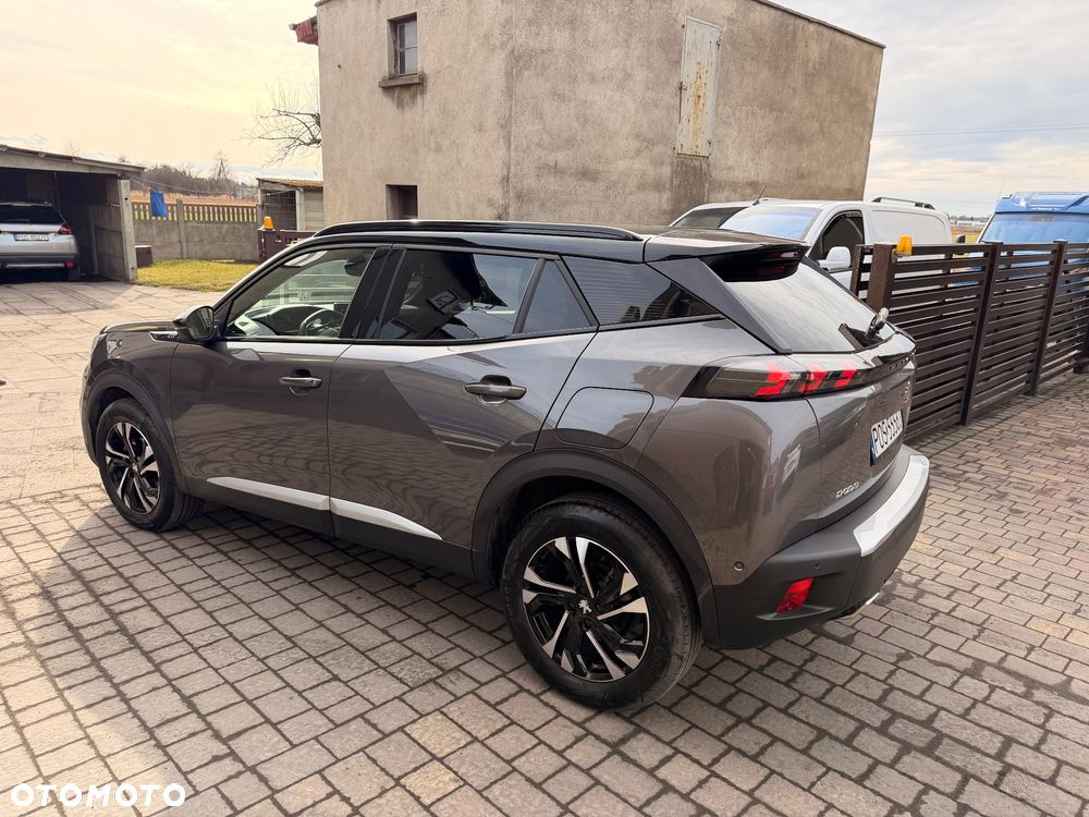 Peugeot 2008 PureTech 130 EAT8 GT - 4