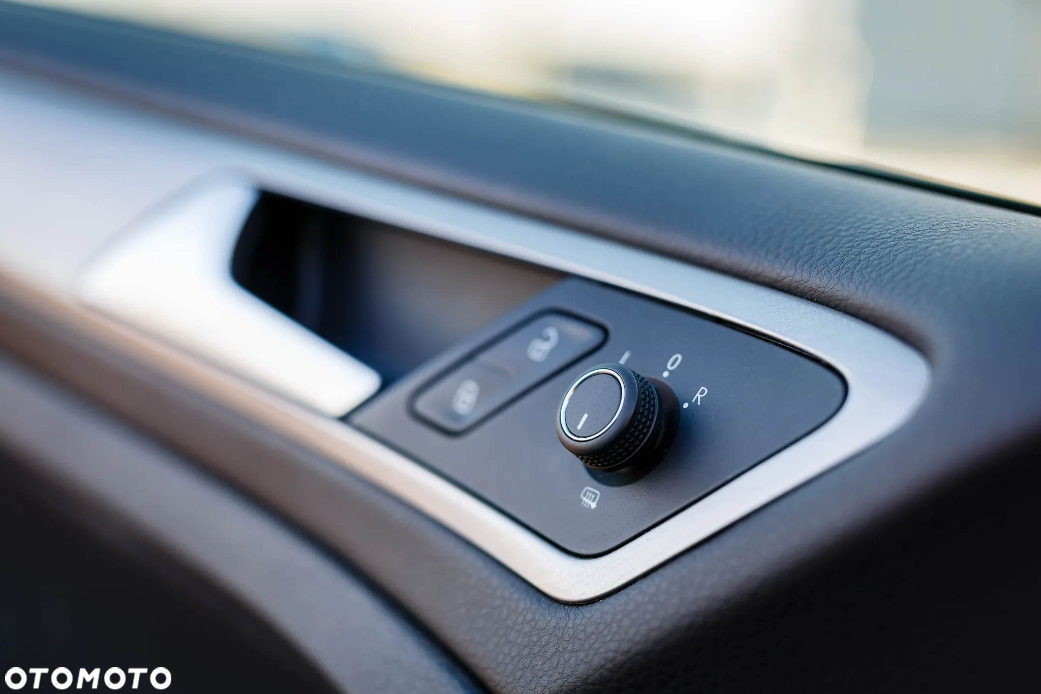 Volkswagen Golf e-Golf - 34
