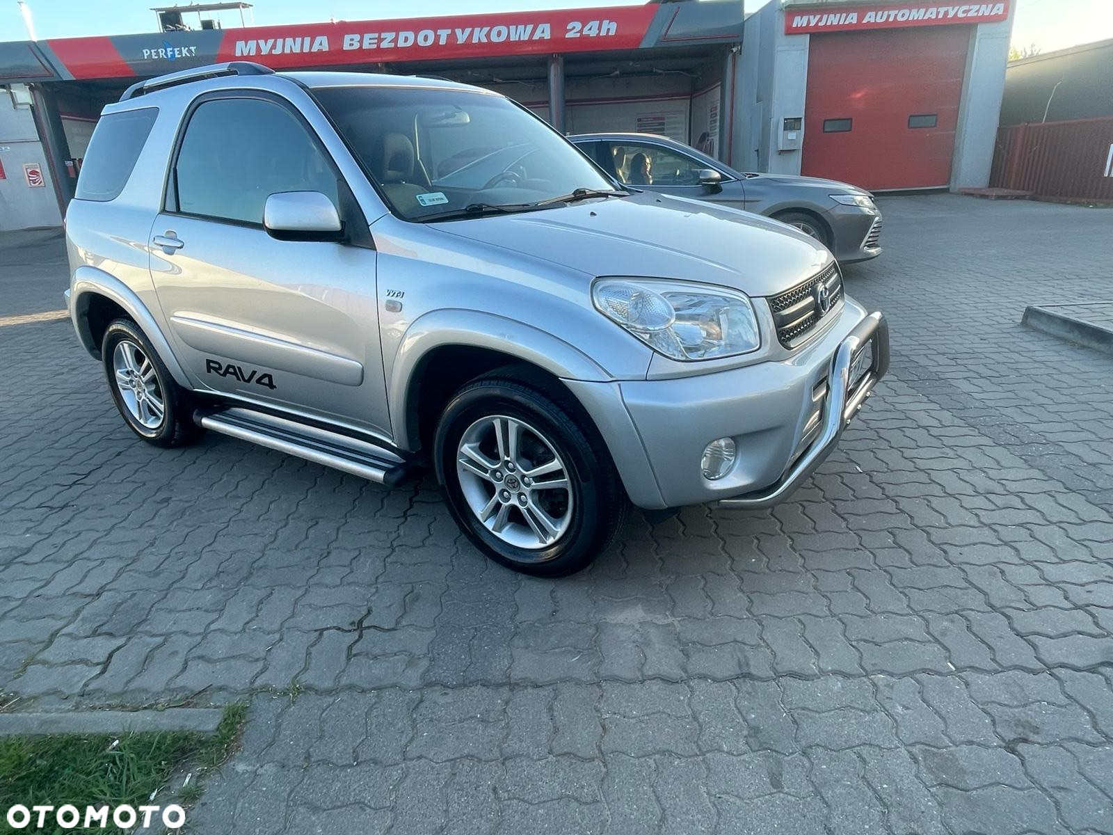 Toyota RAV4 - 10