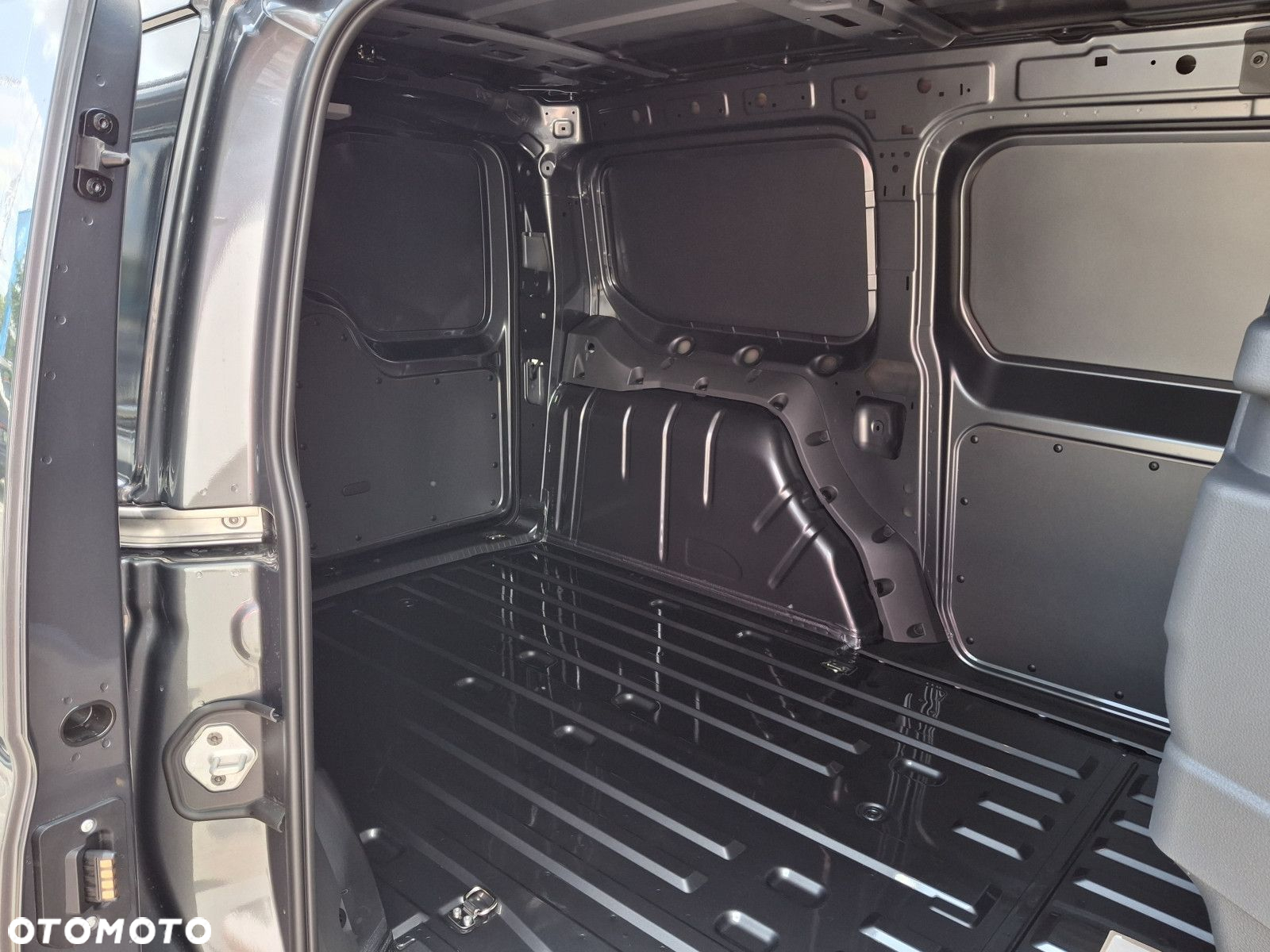 Volkswagen Caddy - 11
