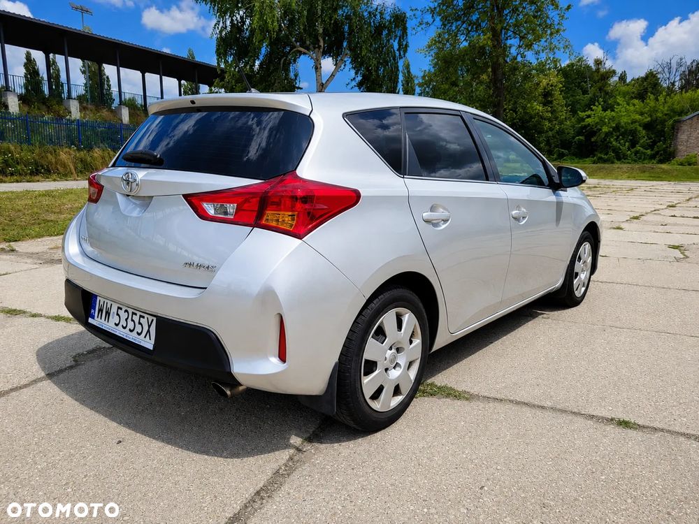 Toyota Auris 1.6 Premium - 5