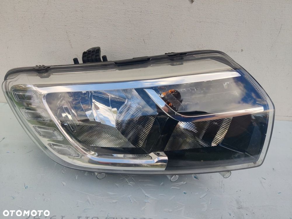 DACIA SANDERO LOGAN LIFT LED LAMPA PRZÓD PRAWA 260103529R