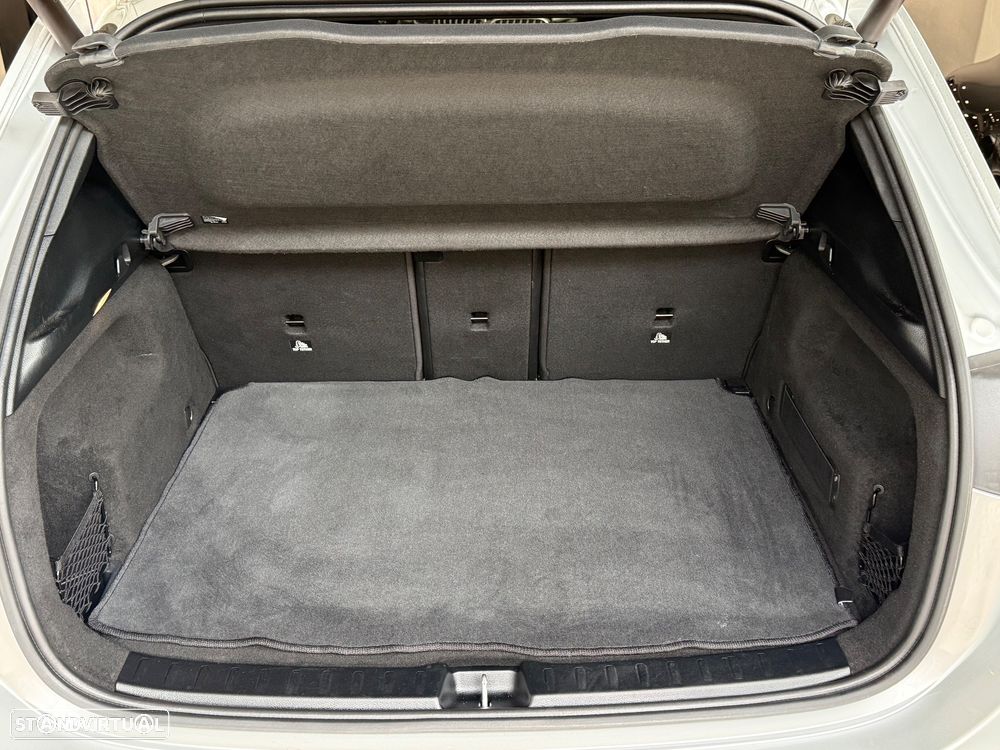 Mercedes-Benz GLA 180 d AMG Line - 14