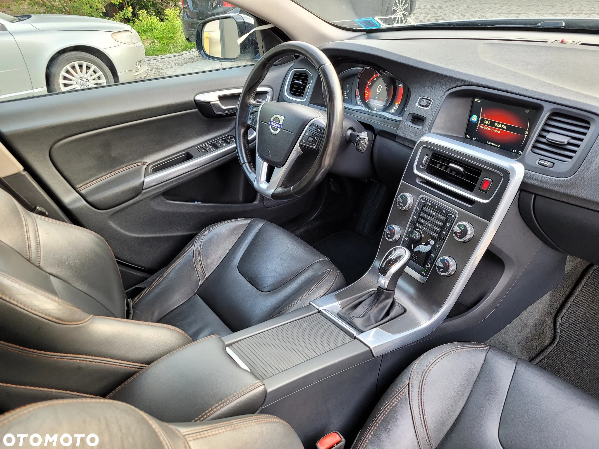 Volvo V60 Cross Country T5 AWD Momentum - 11