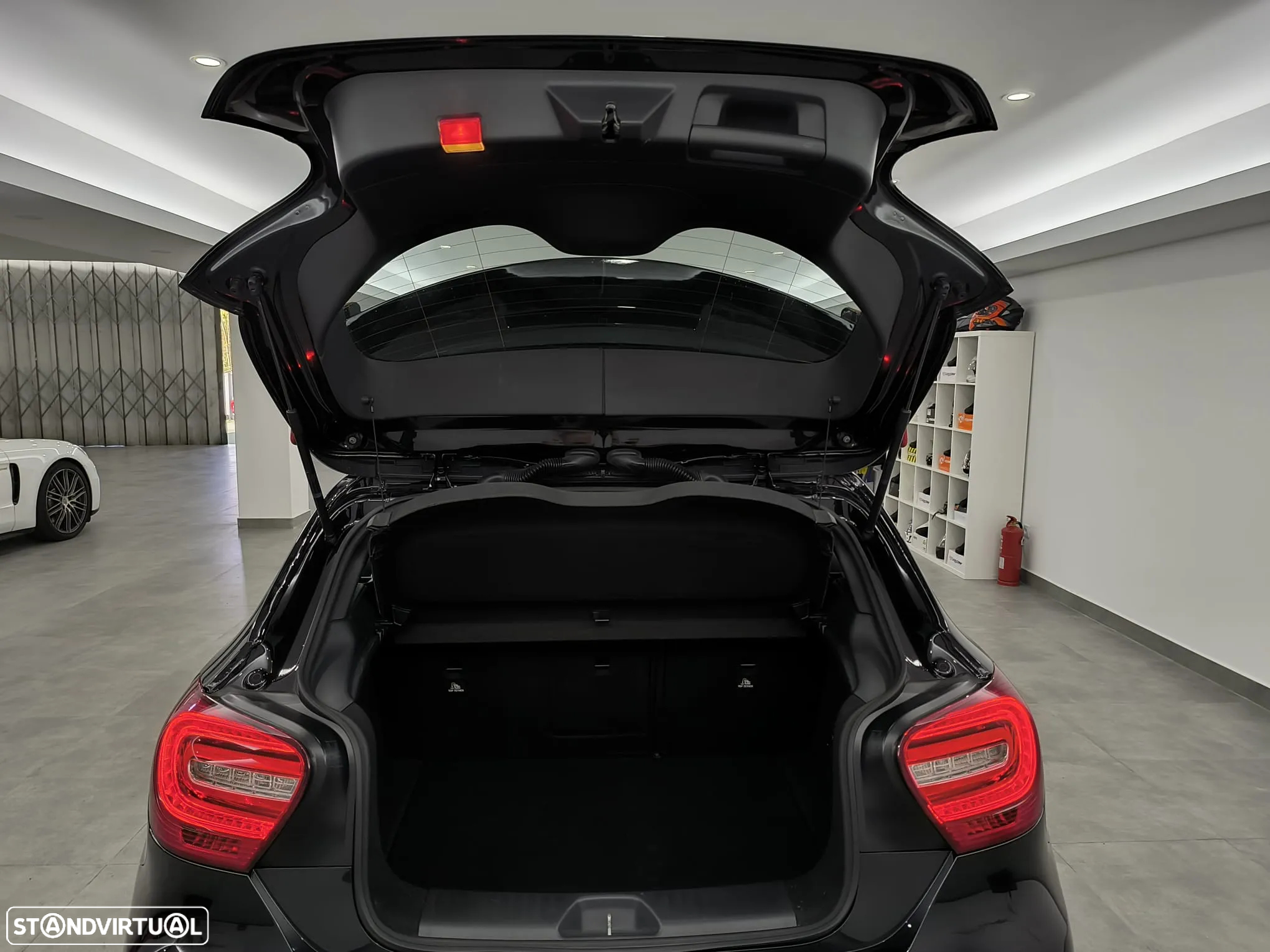 Mercedes-Benz A 45 AMG 4Matic Speedshift 7G-DCT - 53