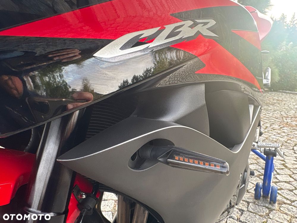 Honda CBR - 33