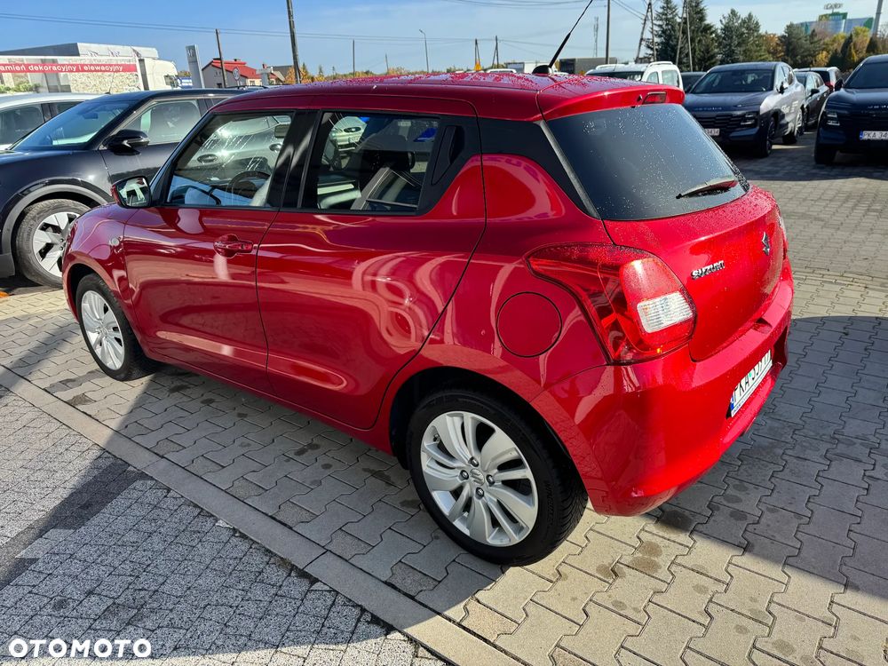 Suzuki Swift 1.2 Premium Plus CVT - 4