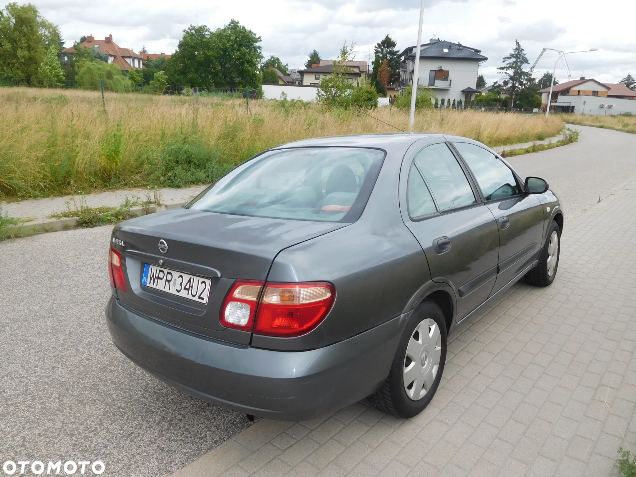 Nissan Almera II 1.5 Base - 3