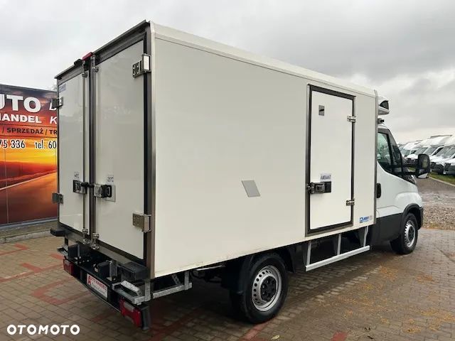 Iveco 35S16 chłodnia czterokomorowa - 10