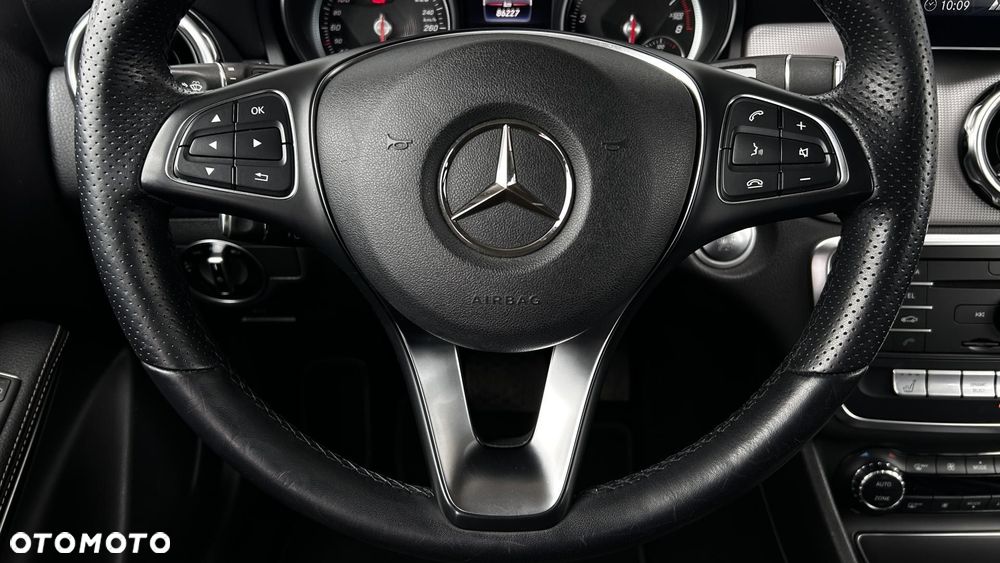 Mercedes-Benz GLA - 15