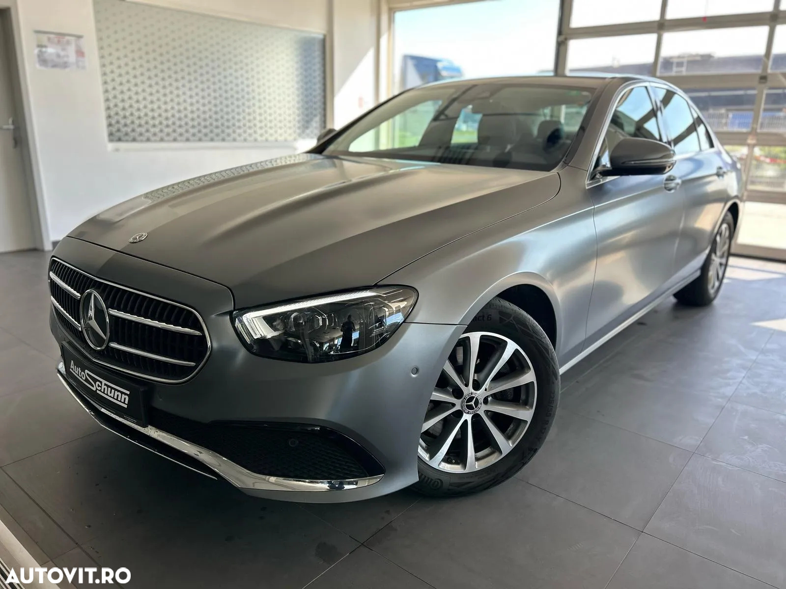 Mercedes-Benz E 220 d 4Matic 9G-TRONIC Avantgarde - 2