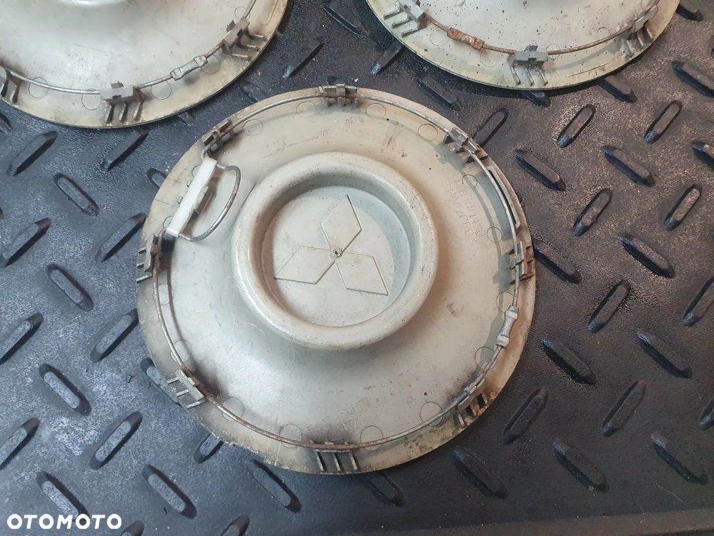 Dekielek Mitsubishi 155 mm Mitsubishi MB891190 POSIADAM 3 SZT - 5