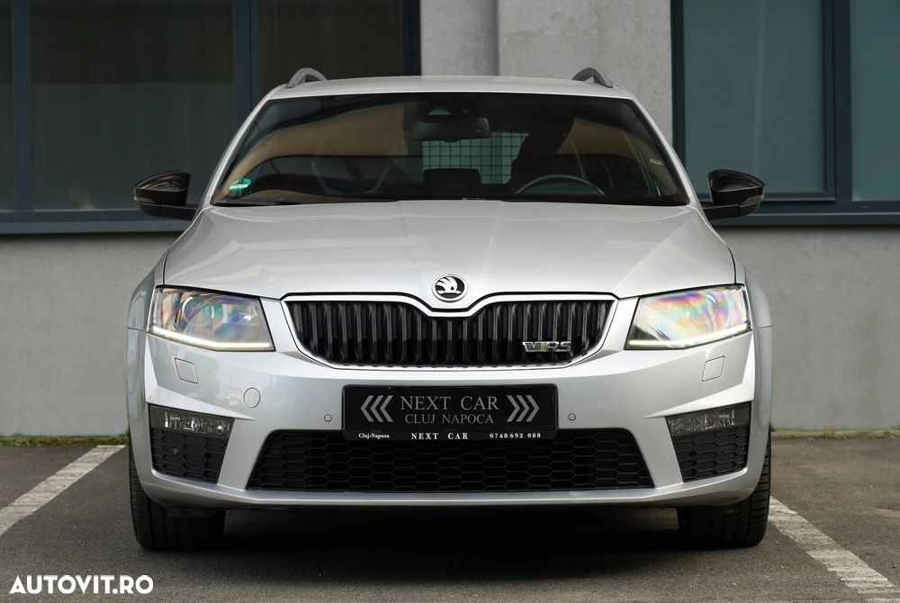 Skoda Octavia Combi 2.0 TDI (Green tec) RS - 2